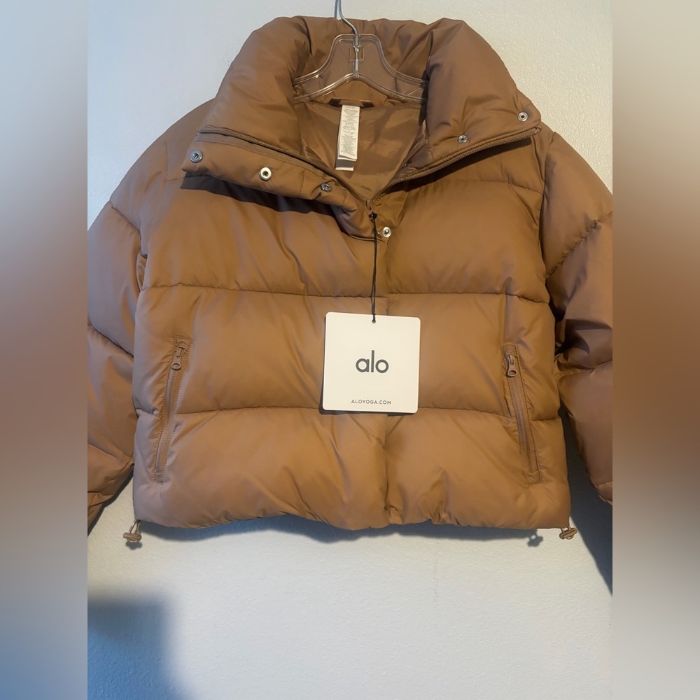 ALO Gold Rush Puffer - Picture 6 of 10
